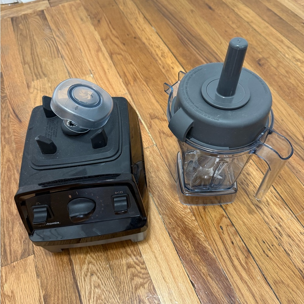 Vitamix Explorian Series E310 10 Speed Blender Black: 1400W (48oz Capacity)